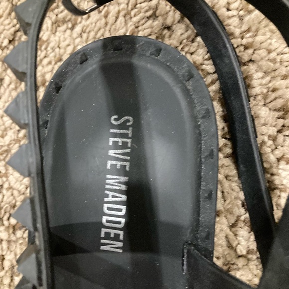STEVEN MADDEN Sandals - Picture 4 of 5